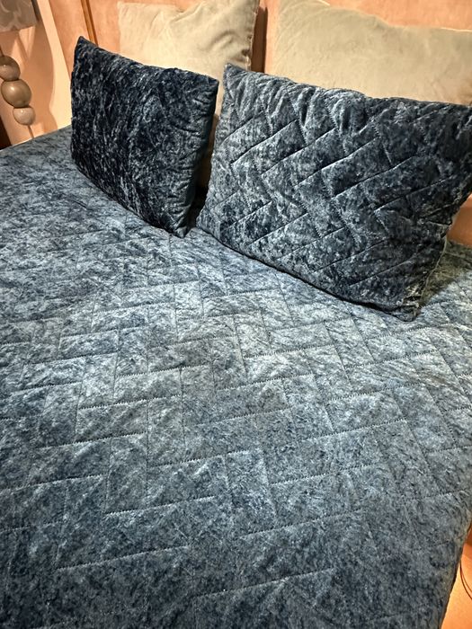 Colcha cama com 4 almofadas
