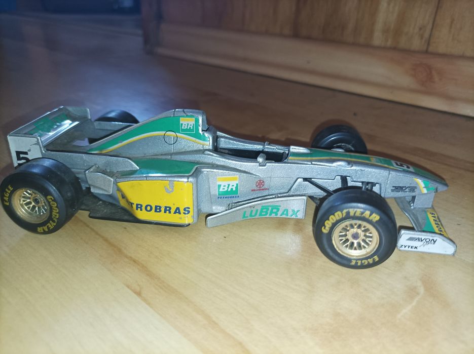 Pięć modeli bolidów F1 w skali 1:24