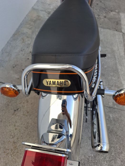 YAMAHA SR400 c/ 4125 km como NOVA
