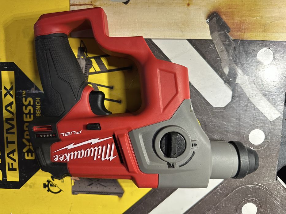 Перфоратор акумуляторний MILWAUKEE M12 CH 0 SDS-PLUS 1,1Дж