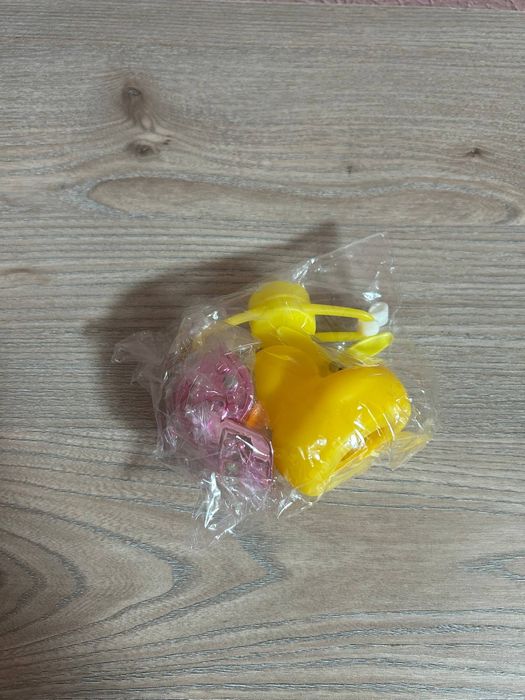 Качки Уткі в повному екіпі на руль велосипеда мотоцикла або в машину