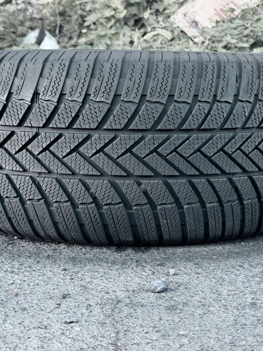 255 55 18 Bridgestone Blizzak LM005 85% 2024 Шини Зима
