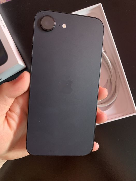 iPhone 16e 128GB Black