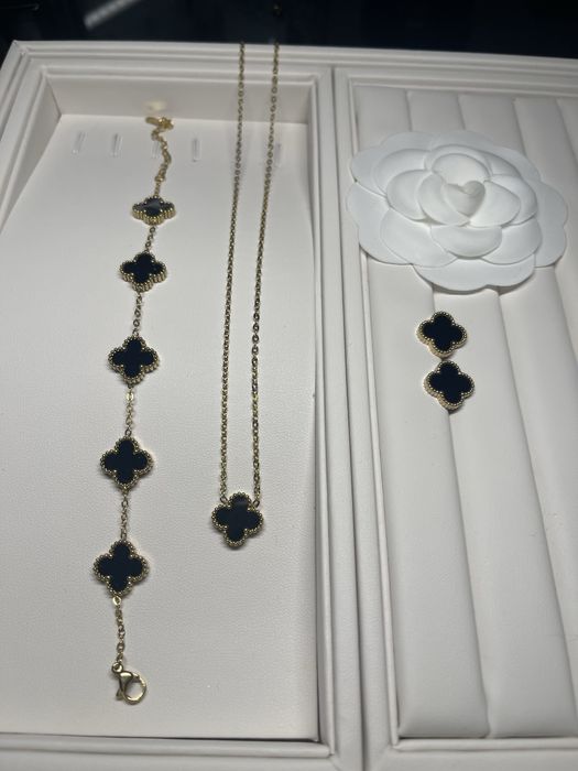 Komplet biżuterii koniczyna czarna pudełko prezent święta walentynki