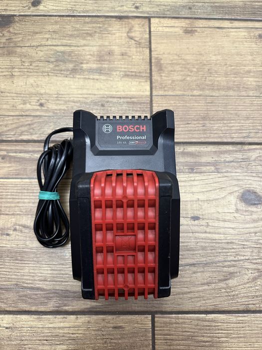 [Zestaw zasilający] Ładowarka BOSCH GAL 18V-40 + bateria, akumulator 5Ah z 2025r.