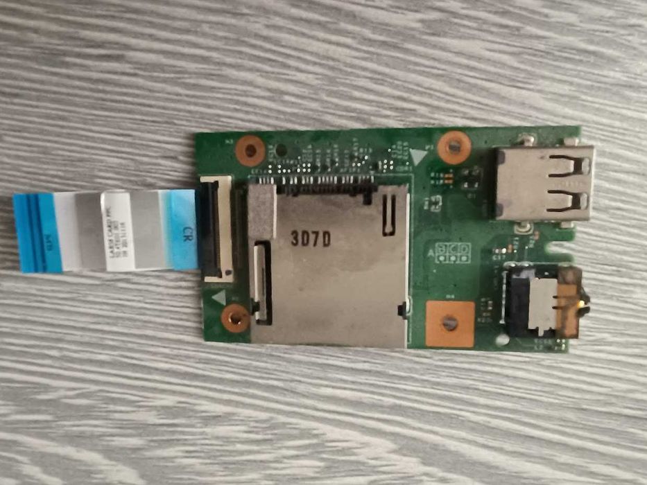 Продам дополнительную плату USB, аудиоразъема и картридера ноутбука Lenovo B590,  B580, V580