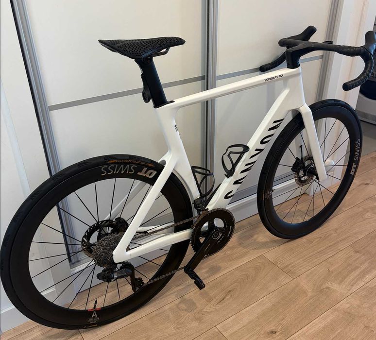 Canyon Aeroad CF SLX 8 (Última Geração) - Tam. L | DT Swiss ARC 1100 55mm (Última Geração)