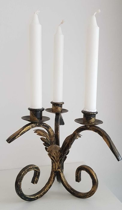 Świecznik metaloplastyka