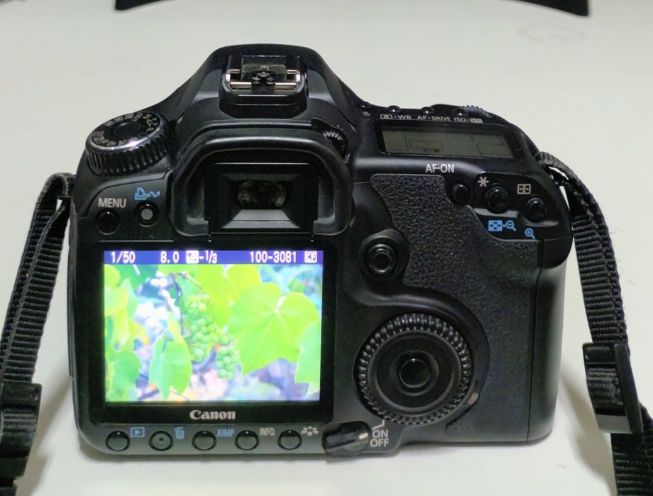 Câmera Canon 40D*Como Nova*+ lente 28-90m +cartão SD 1gb
