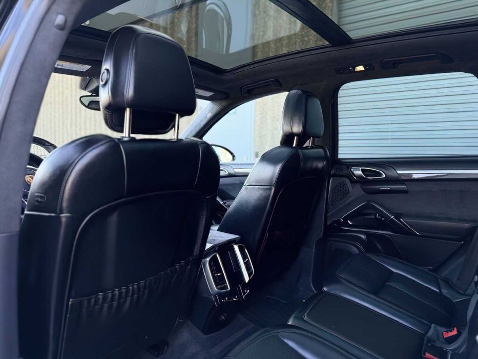 Porsche Cayenne      2017