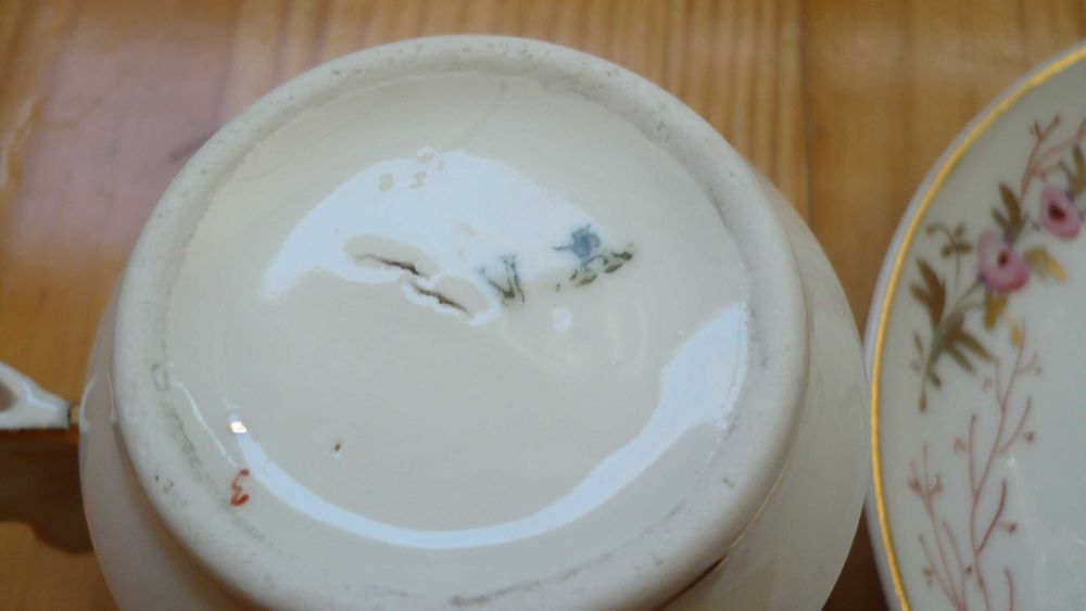 Chávena em Porcelana Vista Alegre - Antiga
