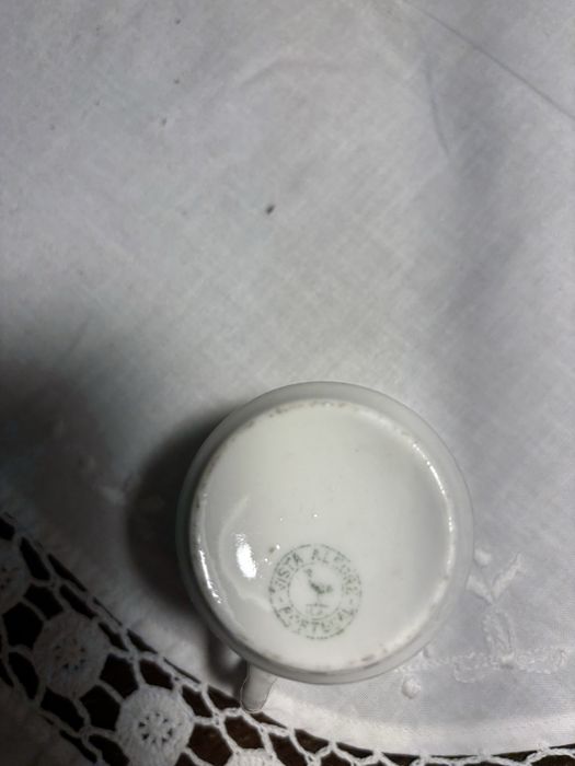 Chávena de café Vista Alegre fins sec. XIX