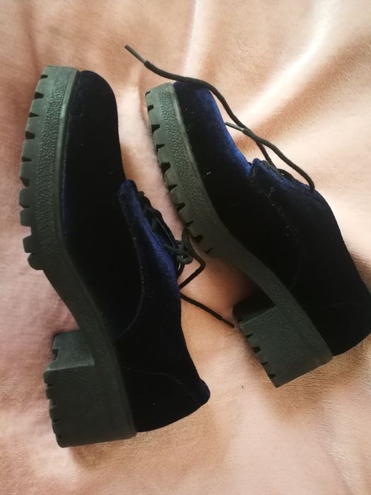 Sapatos veludo azul n. 37