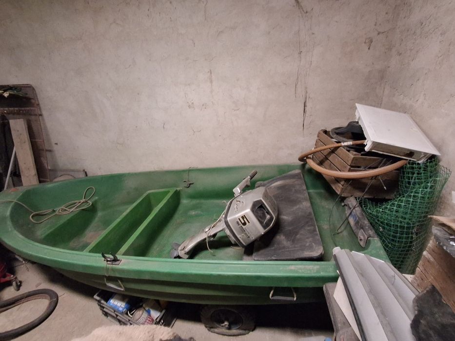 Łódka plastikowa z silnikiem Honda