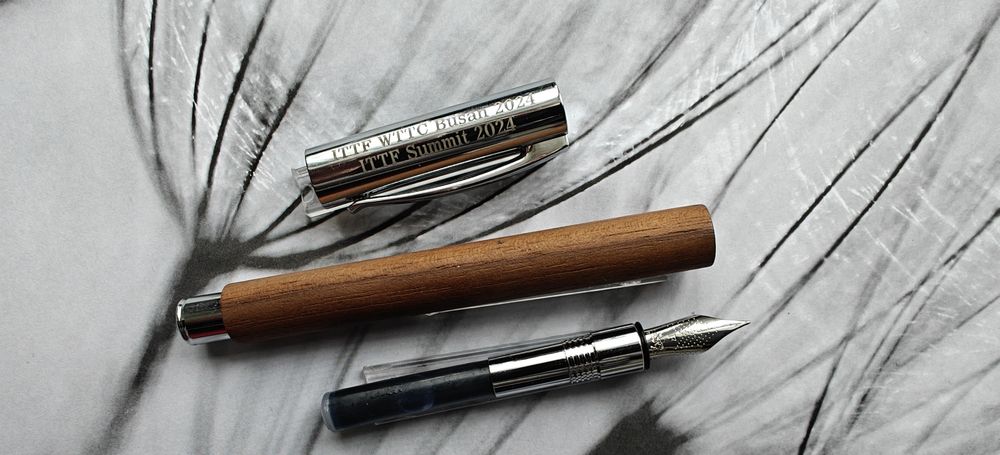 Pióro wieczne Faber Castell Ambition drewno z pudełkiem