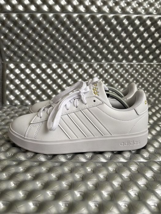 Жіночі оригінальні кеди Adidas GRAND COURT 2.0