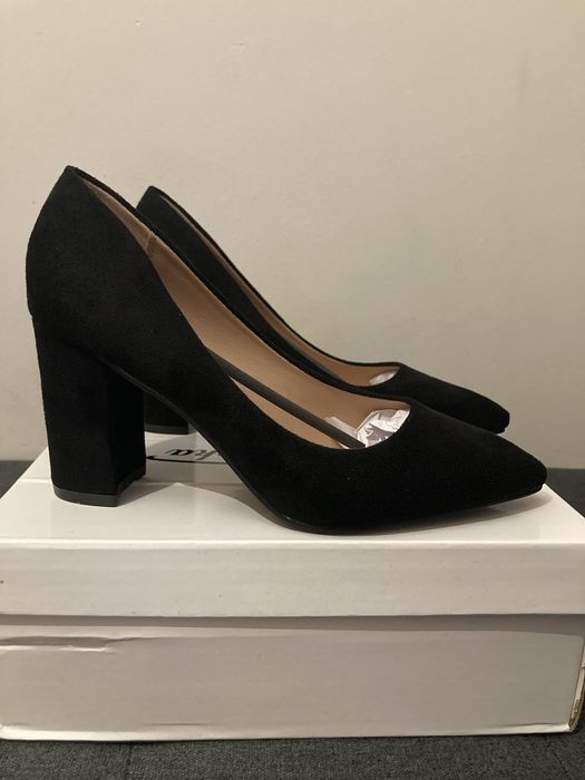 Czółenka na słupku rozm. 37