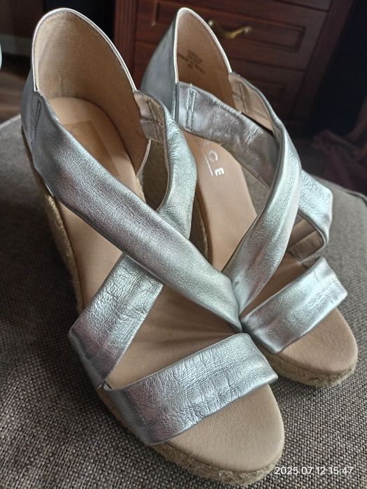 Buty espadryle srebrna skóra Office 40 Boho na koturnie