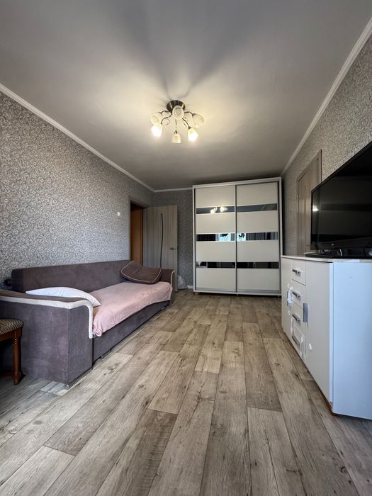 Продаю 4 кім в центрі