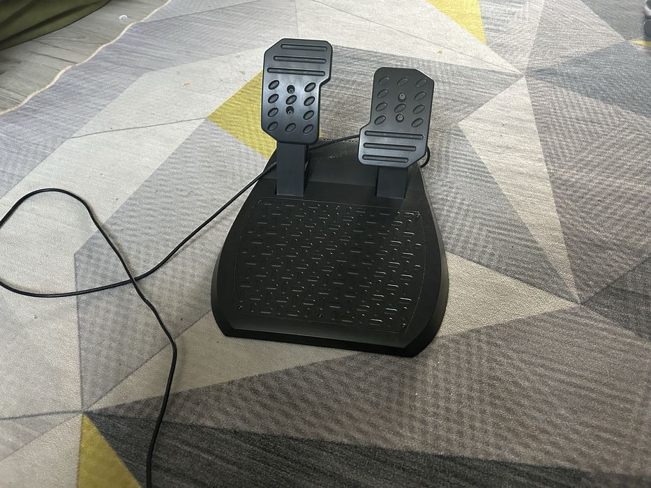 ПРОДАМ СРОЧНО ТОРГ !!! Ігровий руль ThrustMaster Ferrari 458  italia edicion