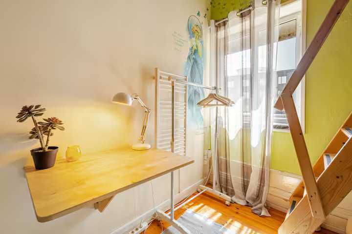 Quarto Verde para Arrendar ao Heroismo