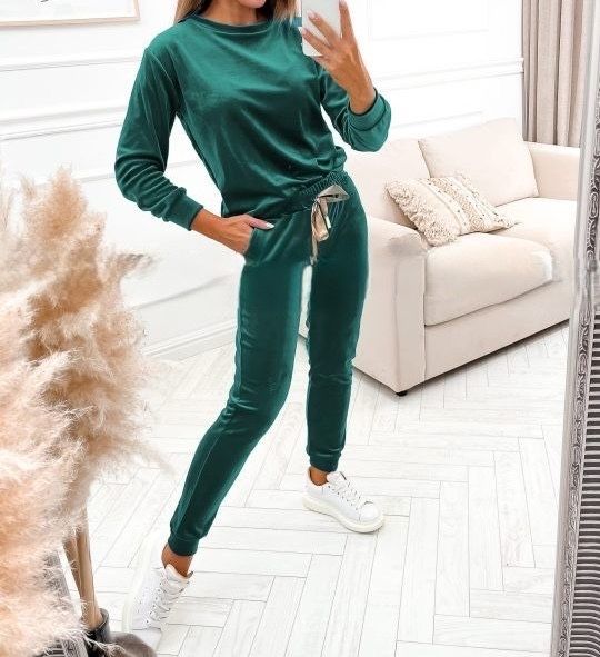 Śliczny dres damski welurowy! Nowy! Rozmiar XL
