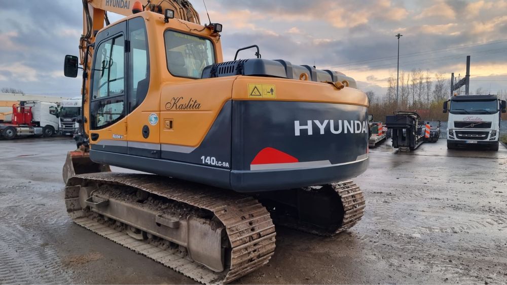 Экскаватор Hyundai R 140 LC