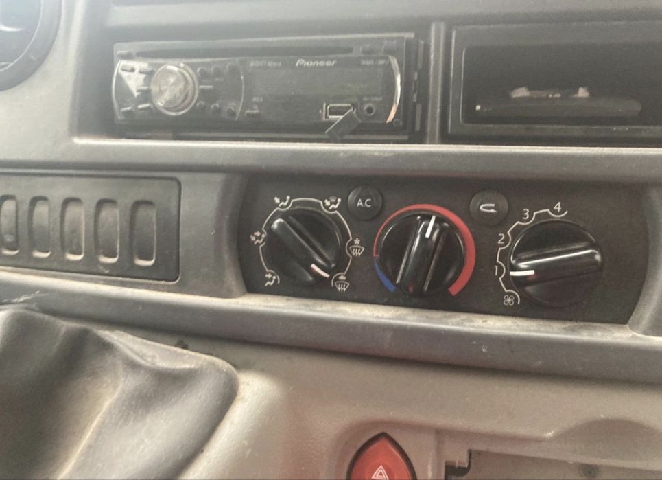 Renault Master kontener plus winda Niski przebieg