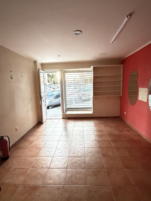 Loja em Queluz 21m2