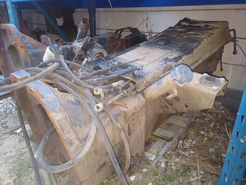 Zbiornik paliwa Valtra 8350 obudowa 8550 .8150