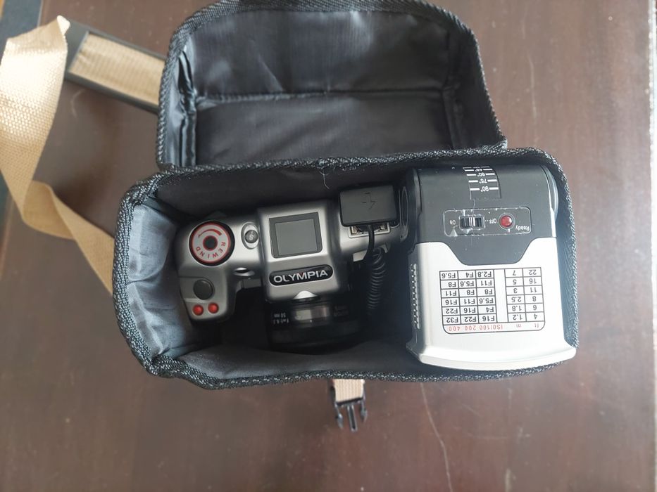 Máquina Fotográfica Olympia NK4040 com Flash
