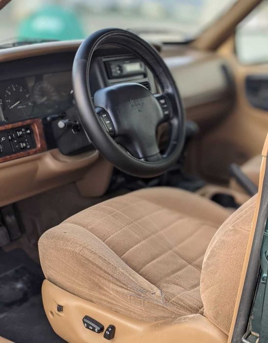 Jipe Jeep Cherokee