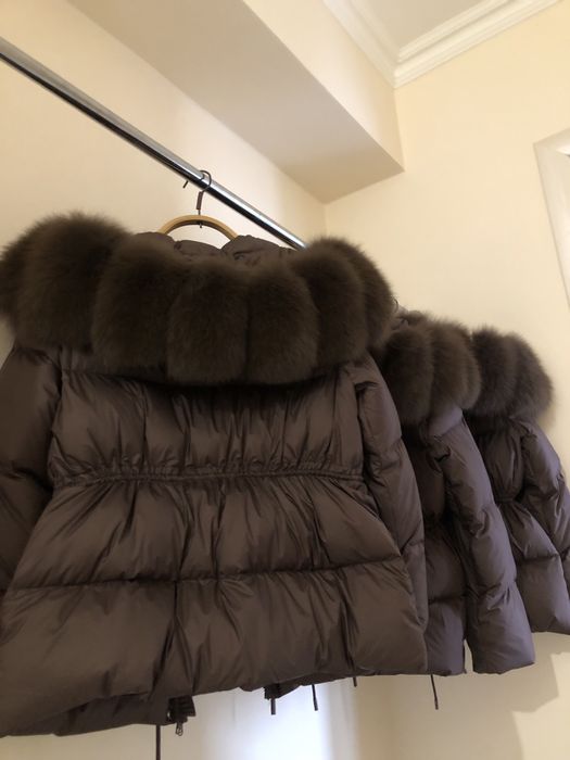 Пуховик,куртка,курточка з песцем.