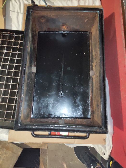 Міні-коптильня с гідрозатвором