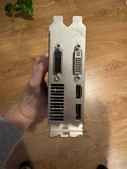 Karta graficzna Saphire Radeon 6870 1 Gb