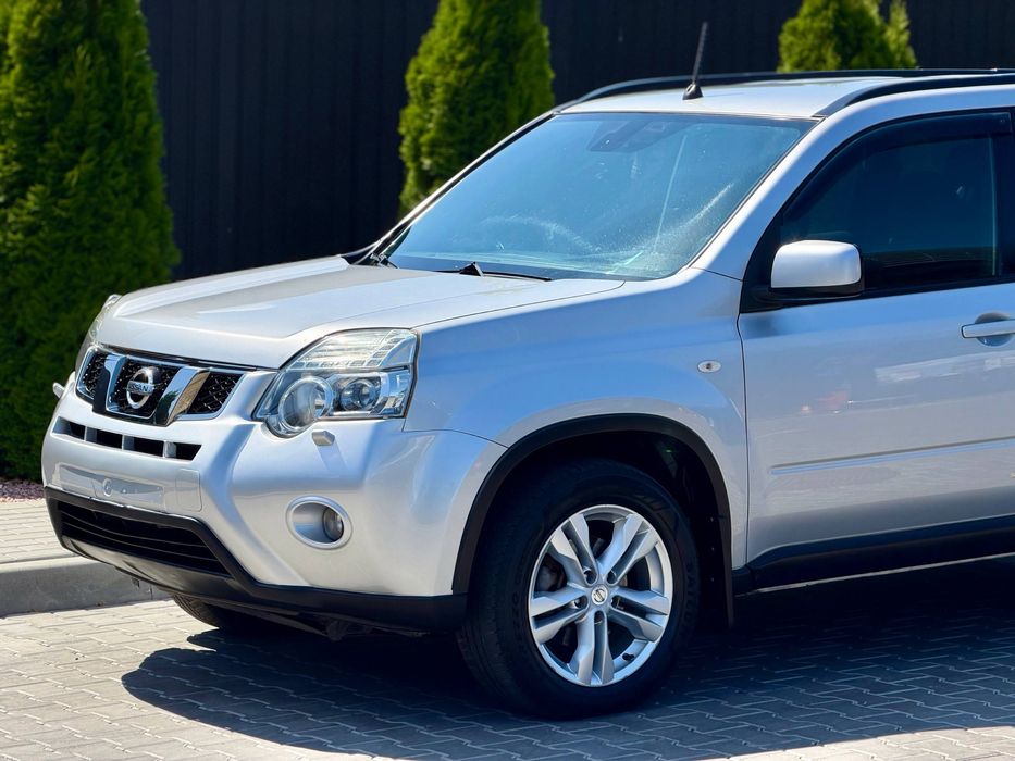 Nissan Xtrail целый