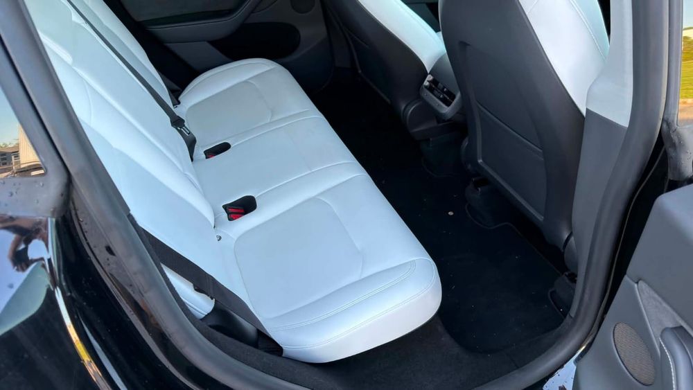 Tesla Model Y — fotografia 11