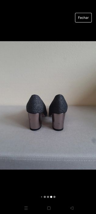 Sapatos salto alto prateados brilhantes Tamanho 36