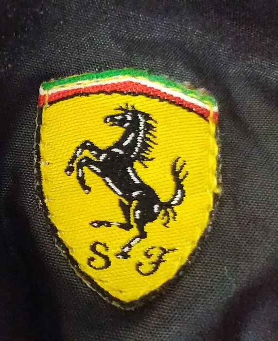 Kurtka Formuły 1 Scuderia Ferrari zdobyła 16