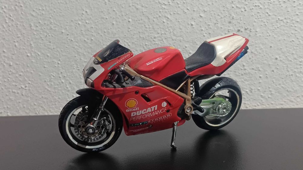 Miniaturas de motos 1/18