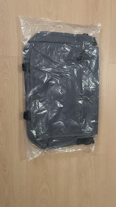 Gray crossbody bag64281518248065123