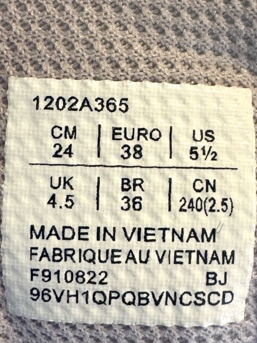 Кроссовки Asics НОВЫЕ - 37 размер есть в наличии