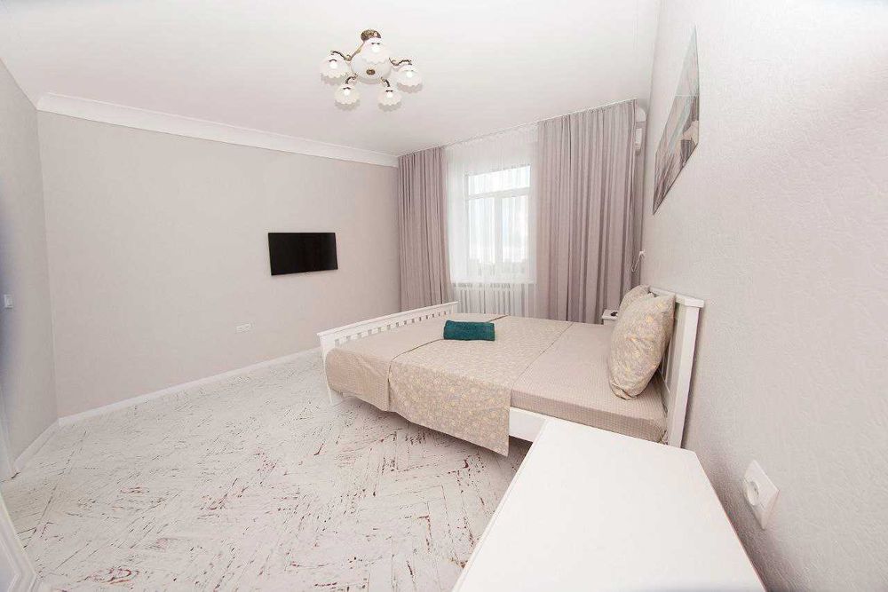 ЦЕНТР. 2-х. к.квартира.Д.Яворницького54. НОВИЙ РІК