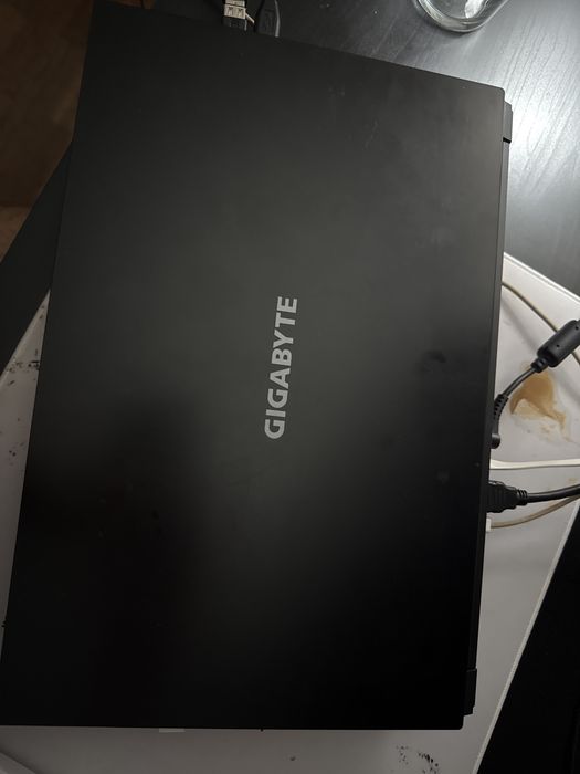 Laptop Gigabyte G7 (i7, 16GB RAM, RTX 3060, 17,3” FHD)