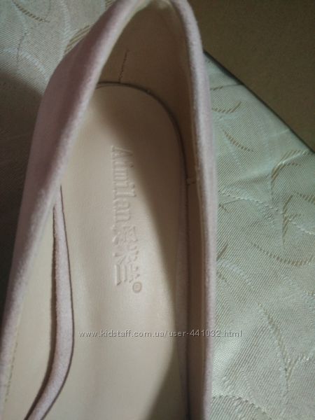 Нові фірмові туфлі