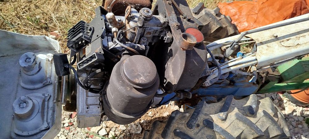 Tractor PGS com alfaias 14cv