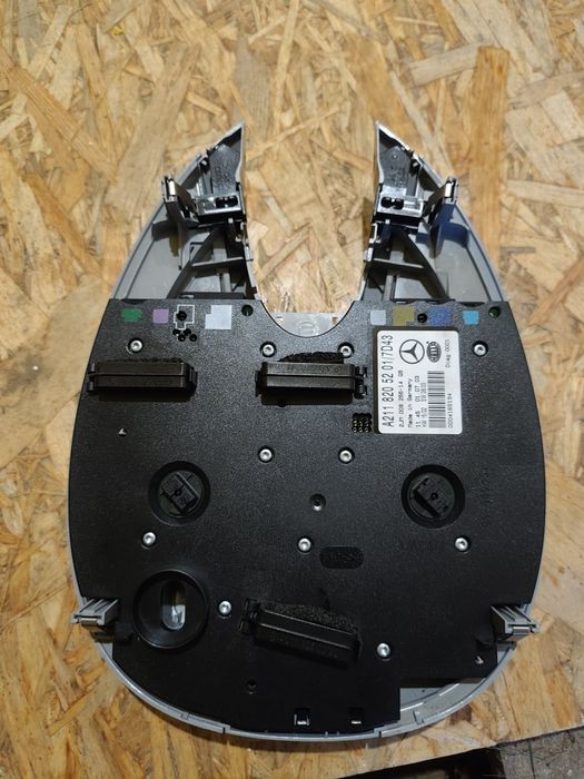 Lampa podsufitki mercedes w211