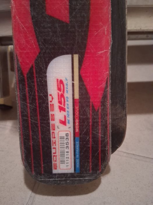 Narty 4 kpl. Atomic, 2×Salmon, Rossignol