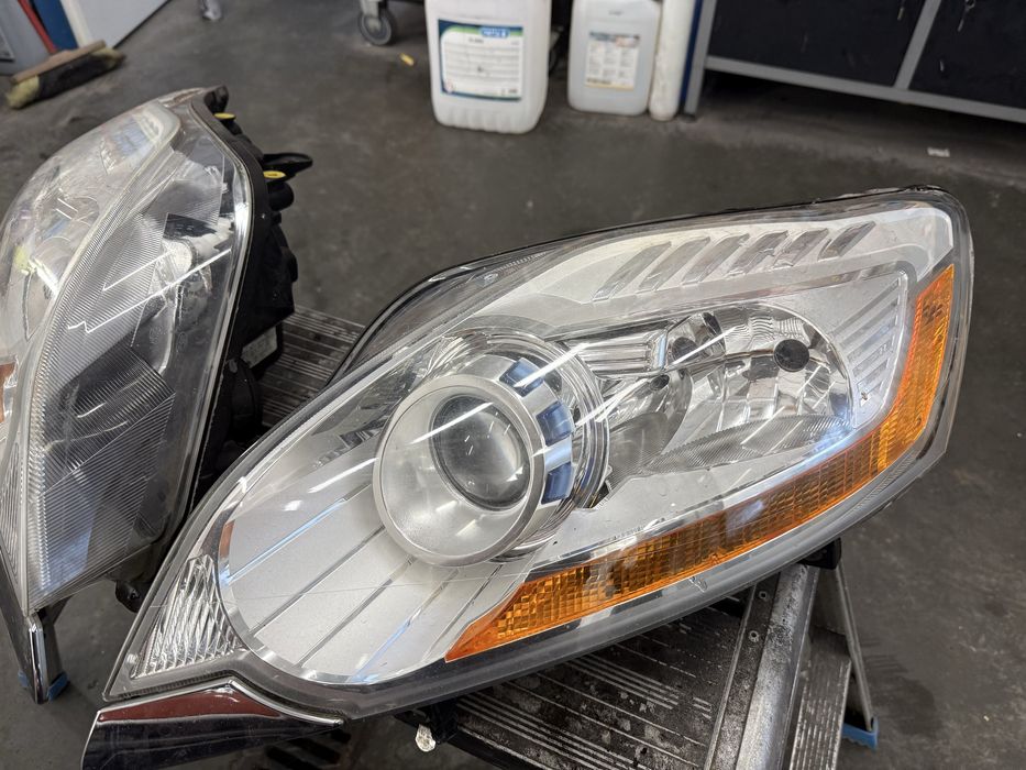 Lampa Prawa+Lewa Ford Kuga MK1 Soczewka uszkodzone