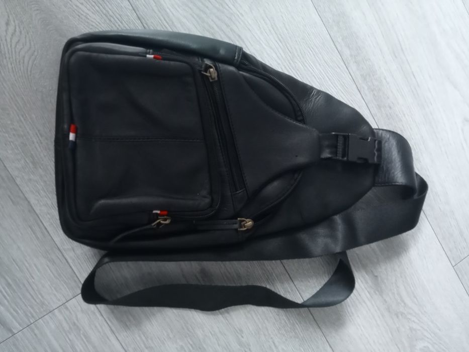 Saszetka ,nerka przez ramię (crossbody)